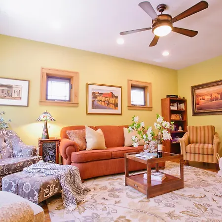 Tulip Cottage